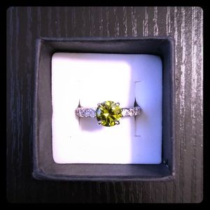 Green stone fashion cocktail statement ring